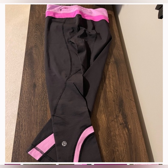 Lululemon Cropped Leggings Size 2 - Picture 4 of 5